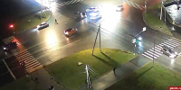 Столкновение двух автомашин в Пскове на Рижском проспекте попало на видео - Pln-Pskov.Ru