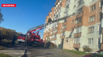 Балкон загорелся в многоэтажке на улице Льва Толстого в Пскове