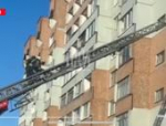 Балкон загорелся в многоэтажке на улице Льва Толстого в Пскове