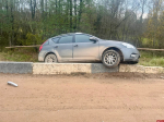 Водитель Kia погиб при наезде на ограждение моста через реку Великую в Новосокольническом районе