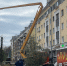 Фотофакт: Деревья обрезают у псковского ТЦ «Максимус» - Pln-Pskov.Ru