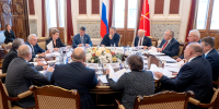 Александр Котов и Игорь Дитрих участвуют в парламентском форуме в Санкт-Петербурге - Собрание депутатов