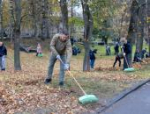 Михаил Ведерников принял участие в общегородском субботнике
