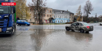 Ребёнок пострадал при столкновении грузовика и автомобиля в Острове. 26 октября. Фото: ПАИ - InformPskov.Ru
