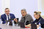 Стоимость патента для трудовых мигрантов и взносы на капремонт обсудил бюджетный комитет Собрания