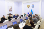 Новую госпрограмму для молодёжи и программу «Земский тренер» обсудили в Собрании