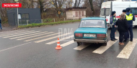 В Великих Луках автомобиль сбил пенсионерку, переходившую дорогу на красный свет - InformPskov.Ru