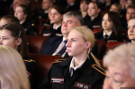 Псковским полицейским вручили награды в честь профессионального праздника