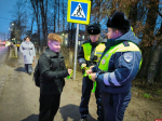 В Стругах Красных школьникам рассказали, как стать заметнее на дороге