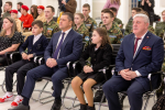 Михаил Ведерников вручил двум детям медали Совета Федерации за проявленное мужество