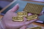 Конфискованное псковскими таможенниками золото на 108 млн рублей обратили в собственность государства