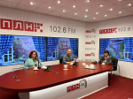 «Чай втроем»: Светлана Мельникова о чертополохе, голодных экскурсоводах и музейной профдеформации. ВИДЕО