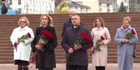 Губернатор Псковской области возложили цветы к Вечному огню в Витебске - Псковская правда
