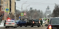 «Дележ» полосы привел к ДТП в Пскове на перекрестке Коммунальной. ВИДЕО - Pln-Pskov.Ru