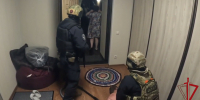 При силовой поддержке псковского СОБР «Гепард» Росгвардии задержан подозреваемый в оправдании терроризма. ВИДЕО - Росгвардия