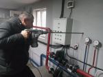 Псковские специалисты подключили аварийный генератор в школе в Херсонской области