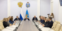 Губернатор накануне бюджетного послания провел серию традиционных встреч с фракциями областного Собрания - Правительство Псковской области