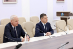 Губернатор провёл бюджетные консультации с парламентской оппозицией в областном Собрании