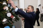 Исполняя мечты: руководитель псковского ведомства МЧС России принял участие в акции "Елка желаний"
