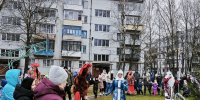 В Великих Луках продолжается фестиваль «Любимый дворик 2025» - Pln-Pskov.Ru