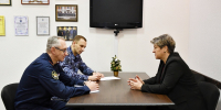 Детский омбудсмен Псковской области передала новогодние подарки несовершеннолетним в СИЗО региона - Pln-Pskov.Ru