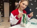 Активисты «Движения первых» поздравили работников Печор с Новым годом