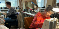 Фото здесь и далее: народная мастерская «Шьем для наших. Остров» - InformPskov.Ru