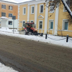 Псков борется со снежными заносами: подрядчики круглосуточно чистят дороги и остановки
