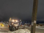 Псков борется со снежными заносами: подрядчики круглосуточно чистят дороги и остановки