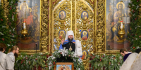 Митрополит Матфей возглавил Великую вечерню в Псково-Троицком соборе на Рождество - InformPskov.Ru