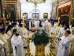 Митрополит Матфей совершил Божественную литургию в Троицком соборе