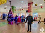 Сотрудники Главного управления продолжают обеспечивать безопасность детей в новогодние праздники
