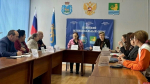 Детский омбудсмен обсудила проблему травли с учителями в Плюссе