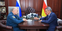 Первые лица МЧС России Александр Куренков и Северной Осетии Сергей Меняйло оценили возможность создания региональной пожарной охраны - МЧС Псковской области