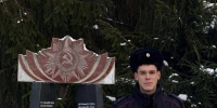 Полицейский помог женщине открыть автомобиль в плюсской деревне - Pln-Pskov.Ru
