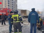 Иномарка загорелась на парковке у торгового центра в Пскове