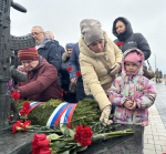 «Пока мы помним — герои рядом с нами»: Александр Козловский почтил память десантников 6‑й роты в Выбутах