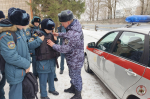 День открытых дверей в Росгвардии: псковские школьники познакомились с историей и техникой