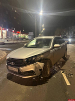 В Пскове водитель «Ауди врезался» в дорожное ограждение