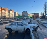 В Пскове водитель «Ауди врезался» в дорожное ограждение