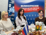 Любовь и память сильнее боли: Александр Козловский встретился с семьями погибших бойцов СВО в Великих Луках