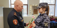 8 Марта начальник регионального Управления Росгвардии поздравил женщин-сотрудниц, обеспечивающих общественную безопасность - Росгвардия