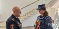 Начальник псковской Росгвардии поздравил женщин-сотрудниц с праздником - Pln-Pskov.Ru