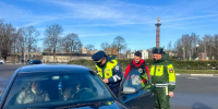 Акция «Цветы для автоледи» - InformPskov.Ru