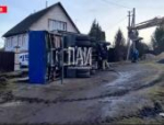 Манипулятор опрокинулся на оператора в Великолукском районе
