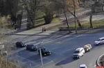 Тройное столкновение автомашин произошло в Пскове на площади Героев-Десантников
