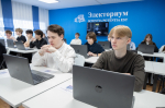Школьники Пскова примерили роль избирателей в игре-симуляторе про выборы
