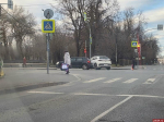 Момент нелепого ДТП на Октябрьском проспекте Пскова попал на видео