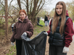 Коллектив академии культуры и спорта в Великих Луках провёл весенний субботник