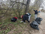 Коллектив академии культуры и спорта в Великих Луках провёл весенний субботник